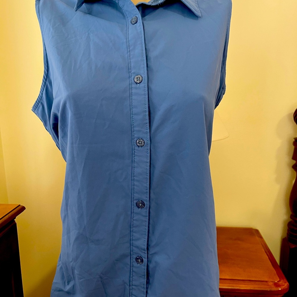Columbia Sleeveless Button up